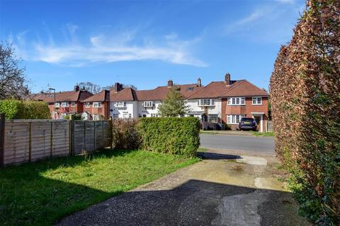 70 Chapel Way, Epsom, KT18 5TG