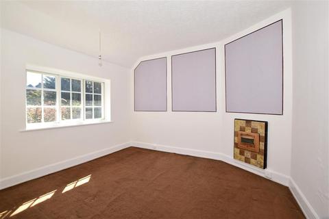 70 Chapel Way, Epsom, KT18 5TG