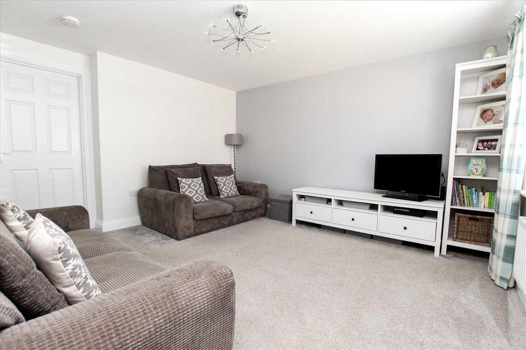 Gate, Lincoln 3 bed semidetached house £170,000