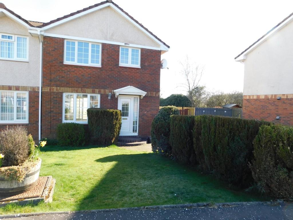 Crofters Gate, East Whitburn 3 bed semidetached house £950 pcm (£219 pw)