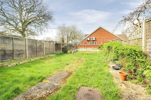 5 Brook Close, Owlsmoor, Sandhurst, GU47 0TG
