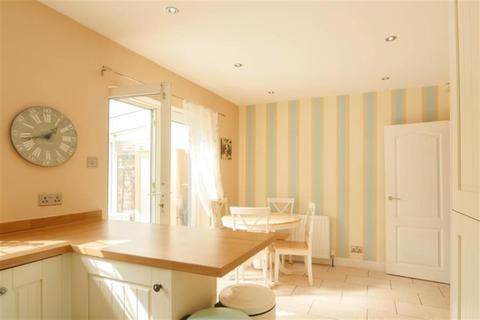 6 Bramstan Gardens, Leeds, LS13 3JQ