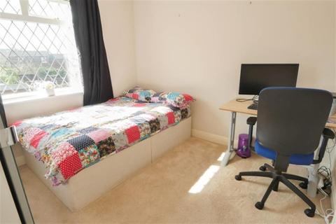 6 Bramstan Gardens, Leeds, LS13 3JQ
