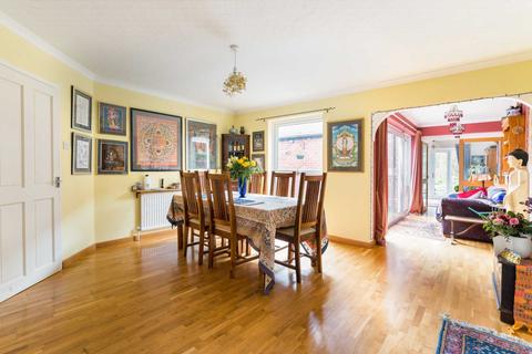14 Bay Tree Close, Oxford, OX4 4DT