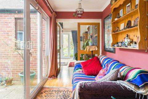 14 Bay Tree Close, Oxford, OX4 4DT