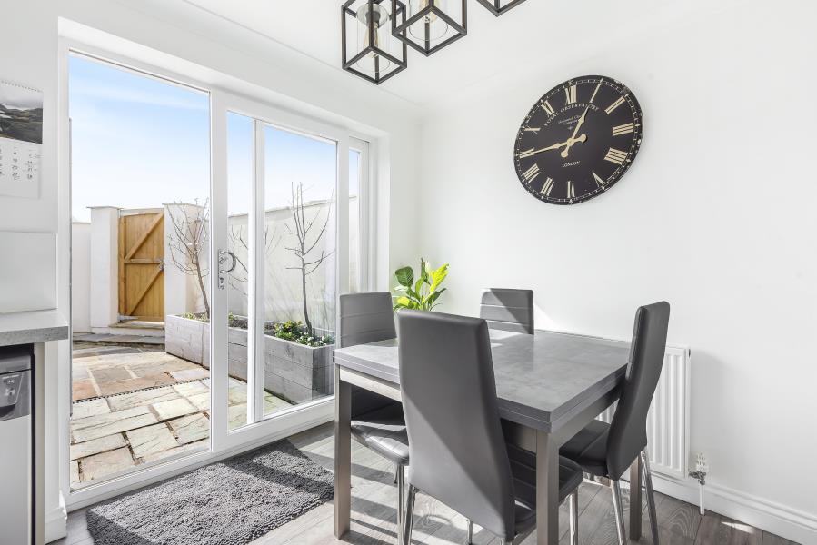 30 MEADOW LANE, DARLEY, HARROGATE... 2 bed end of terrace house £225,000