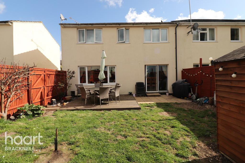 Appledore, Bracknell 3 bed end of terrace house £325,000