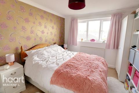 35 Appledore, Bracknell, RG12 8QY