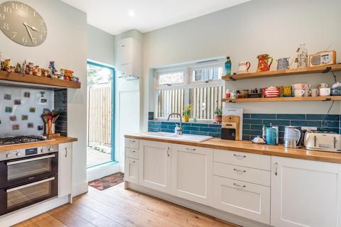 16 Maple Road, London, SE20 8HB