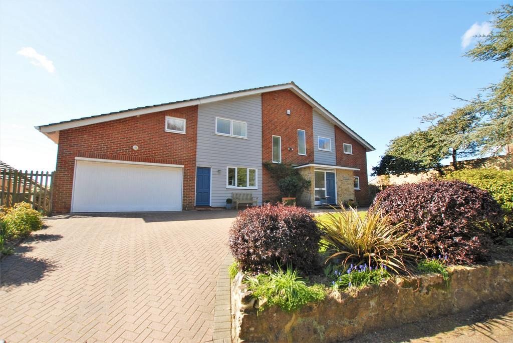 Cannongate Road, Hythe, CT21 5 bed detached house £750,000