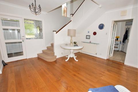 Beachlands Cannongate Road, Hythe, CT21 5PX