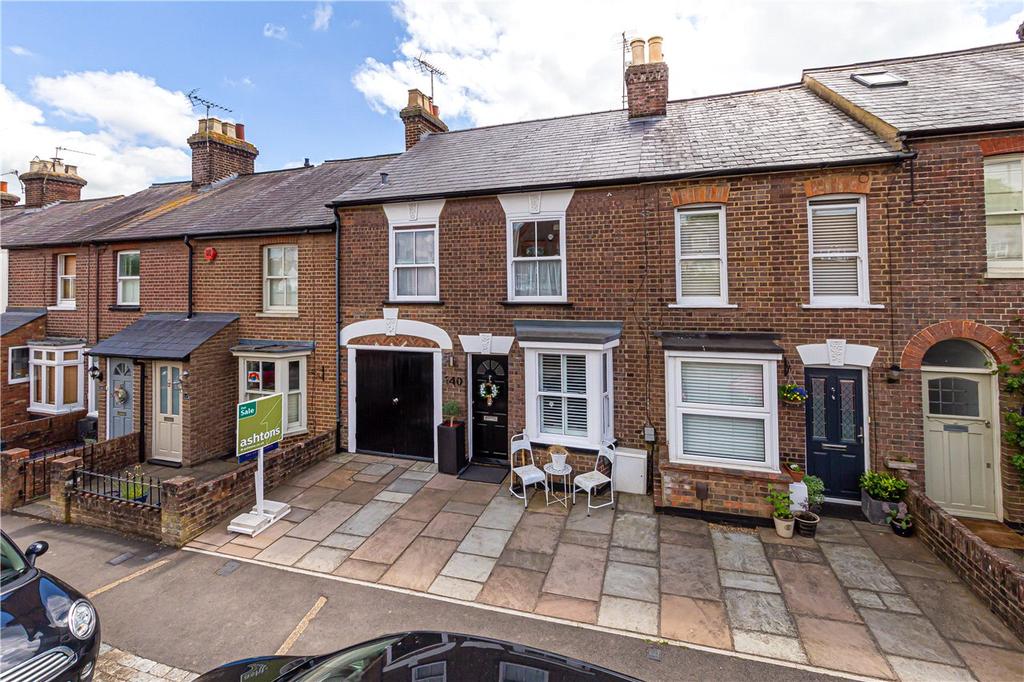 Cravells Road, Harpenden 3 bed terraced house £750,000