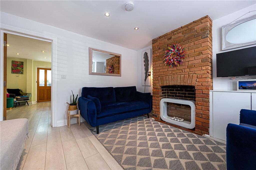 Cravells Road, Harpenden 3 bed terraced house £750,000