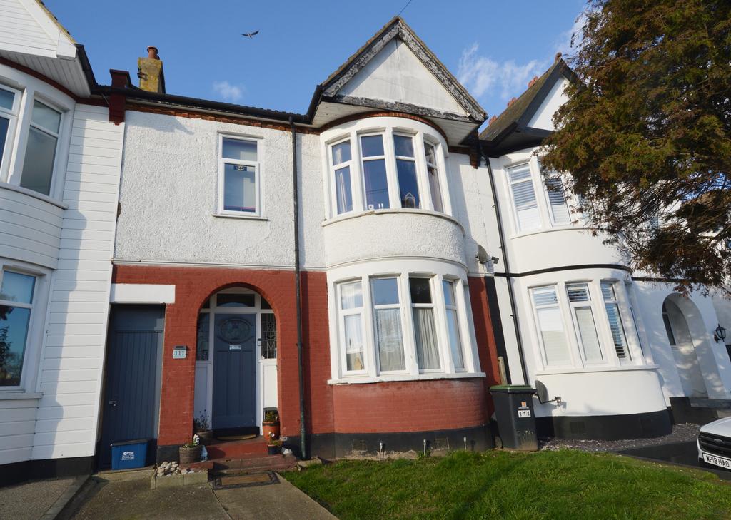 Ambleside Drive, SouthendOnSea, SS1 4 bed terraced house £375,000
