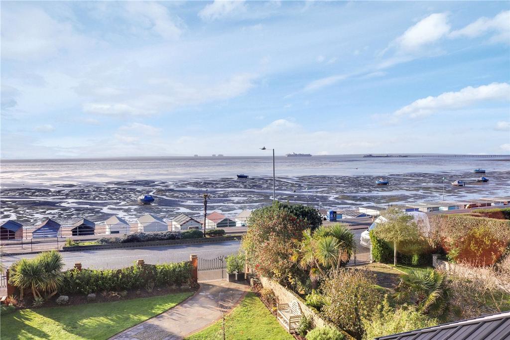 Thorpe Esplanade, Thorpe Bay, SS1 5 bed detached house for sale £1,975,000