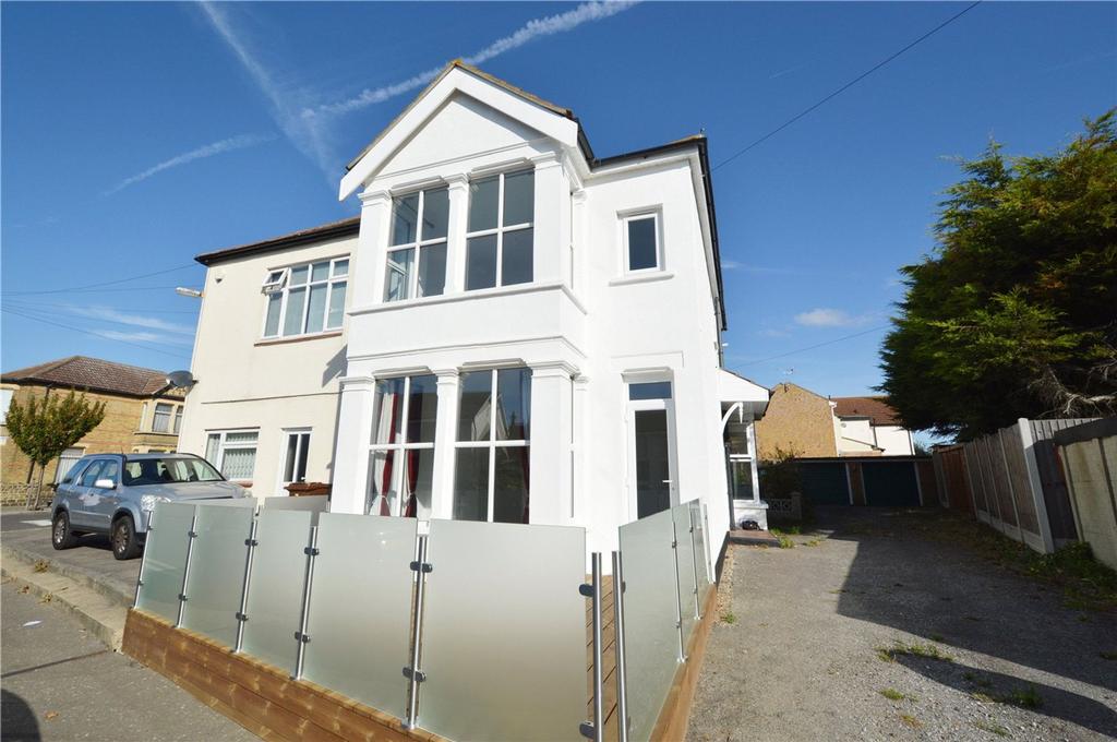 Church Road, Shoeburyness, SS3 3 bed semidetached house £300,000