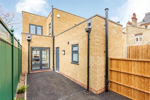 2a Beech Hall Road, London, E4 9NX
