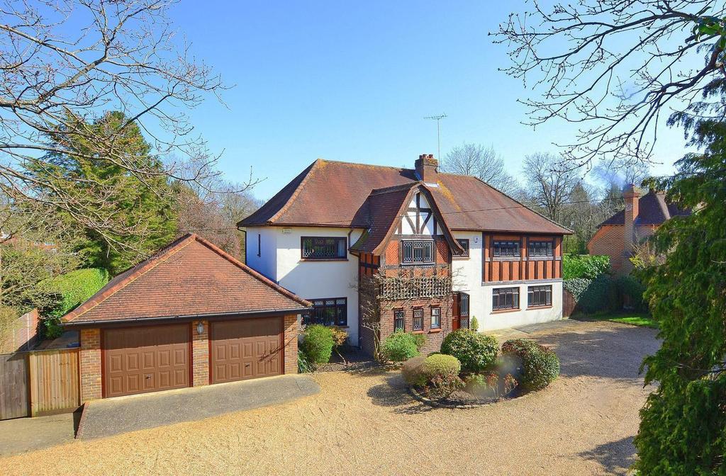 Forest Road, Forest Road, East Horsley, KT24 5 bed detached house £
