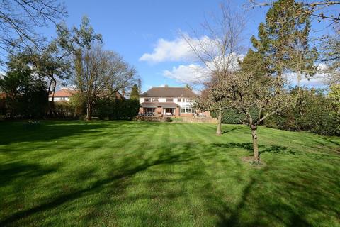 Four Oaks Forest Road, East Horsley, Leatherhead, KT24 5BT