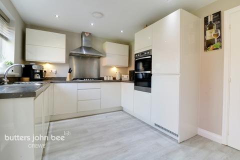 16 Badens Croft Road, Shavington, Crewe, CW2 5UA