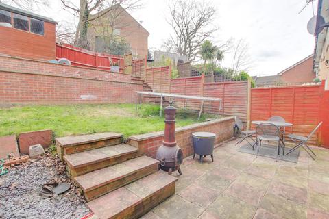 22 Squirrel Drive, Southampton, SO19 8SY