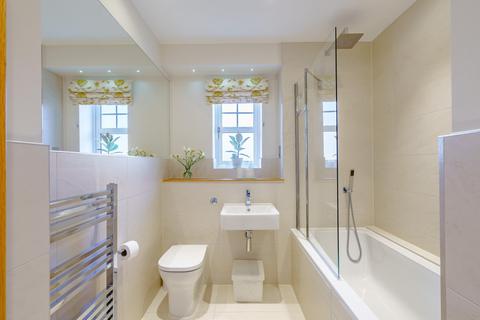 4 Nettlecombe Close, Upper Hale, Farnham, GU9 0AQ