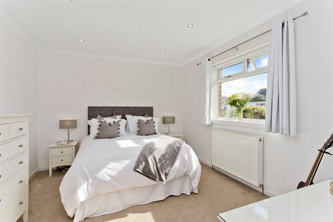 3 Charles Drive, Troon, KA10 7AG
