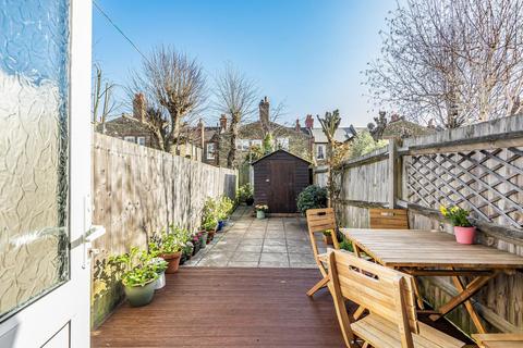 11 Midmoor Road, London, SW12 0EW
