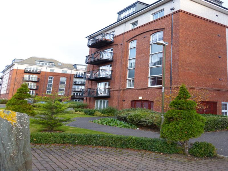 Appin Street, Slateford, Edinburgh, EH14 3 bed flat £1,090 pcm (£252 pw)