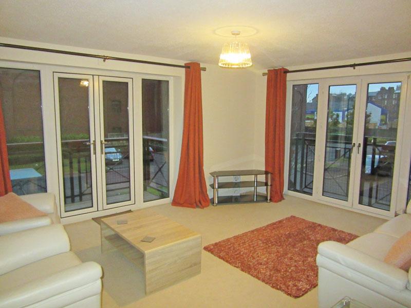 Appin Street, Slateford, Edinburgh, EH14 3 bed flat £1,090 pcm (£252 pw)