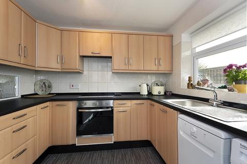 7 Royal Drive, Epsom, KT18 5PR