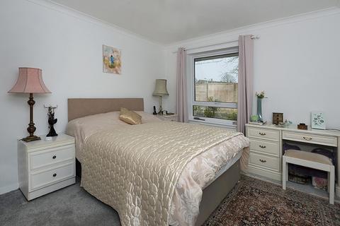7 Royal Drive, Epsom, KT18 5PR