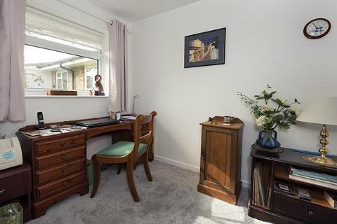 7 Royal Drive, Epsom, KT18 5PR