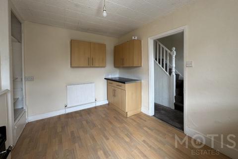 2 bedroom maisonette to rent, Trimworth Road, Folkestone, CT19