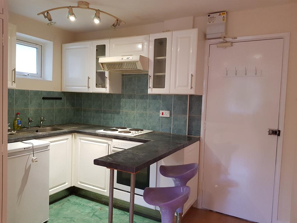 Constable Road, Ipswich IP4 Studio £400 pcm (£92 pw)