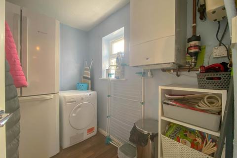 10 Frederick Thomas Road, Dursley, GL11 6NB