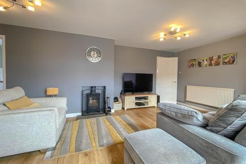 10 Frederick Thomas Road, Dursley, GL11 6NB