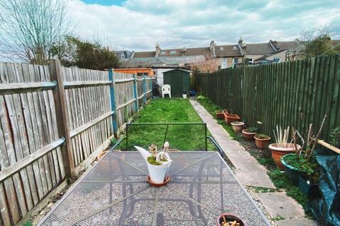 37 Cobden Road, London, SE25 5NY