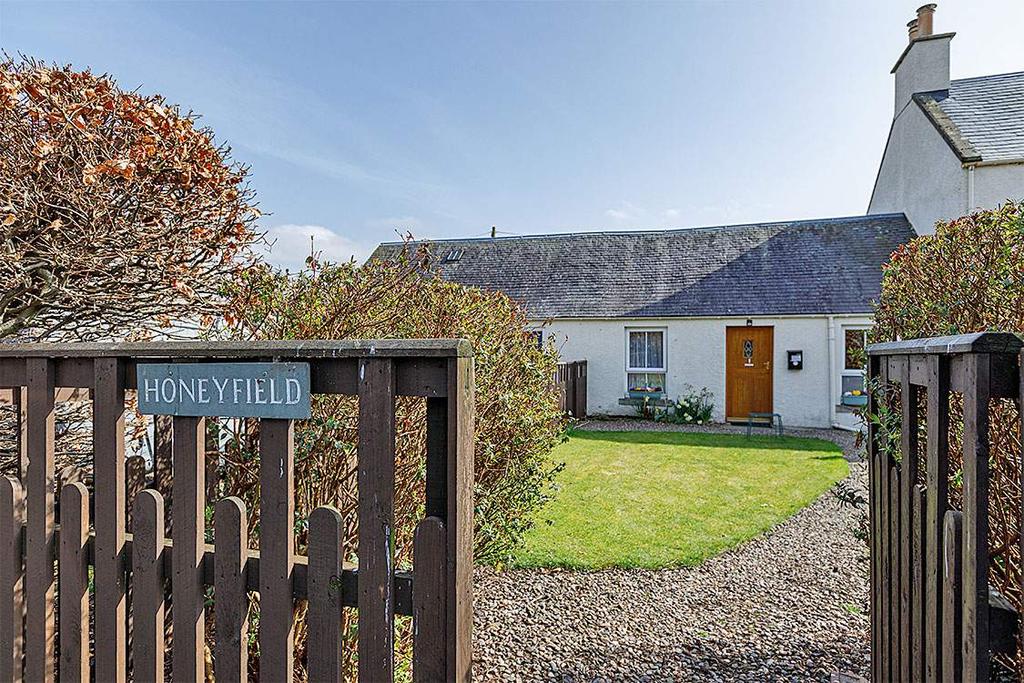 Honeyfield, Honeyfield Road, Jedburgh... 5 bed detached house £250,000