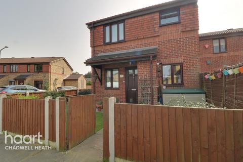 17 Aldington Close, Dagenham, RM8 1YQ