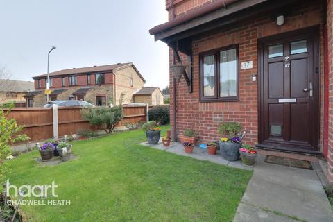17 Aldington Close, Dagenham, RM8 1YQ
