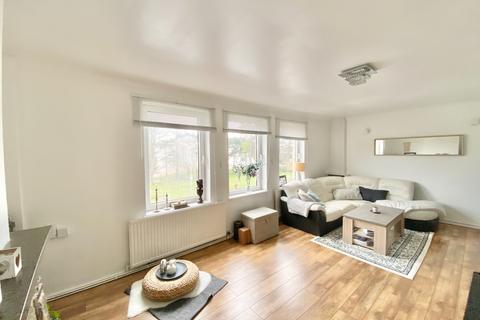 2 bedroom apartment to rent, Alder Wood Road, West Cross, Swansea