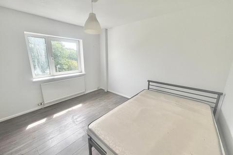 2 bedroom apartment to rent, Alder Wood Road, West Cross, Swansea