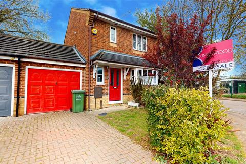 2 Mopsies Road, Basildon, SS14 1GA