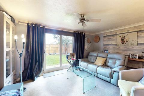 2 Mopsies Road, Basildon, SS14 1GA