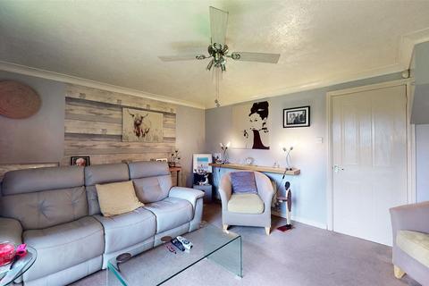 2 Mopsies Road, Basildon, SS14 1GA