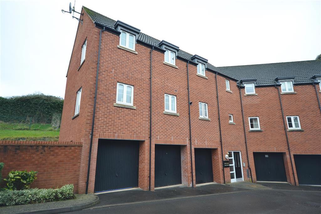 Phelps Mill Close, Dursley, GL11 4GA 2 bed apartment £675 pcm (£156 pw)
