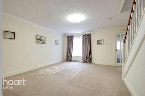 3 Tylers Mead, Luton, LU2 7XX