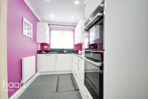 3 Tylers Mead, Luton, LU2 7XX