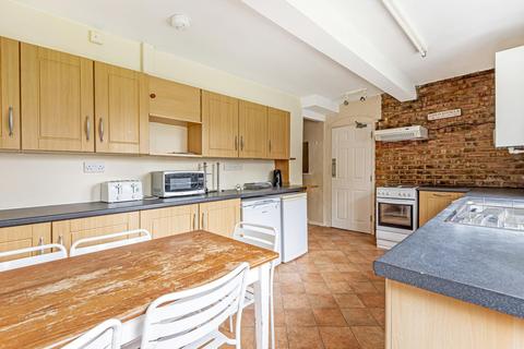 7 Downing Avenue, Guildford, GU2 7SY